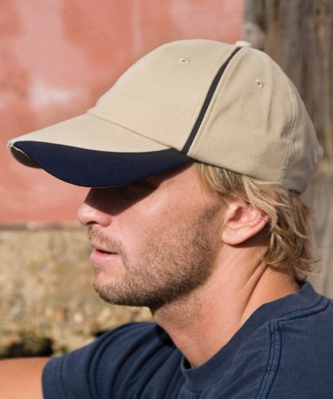 Heavy brushed cotton cap with scallop peak and contrast trim