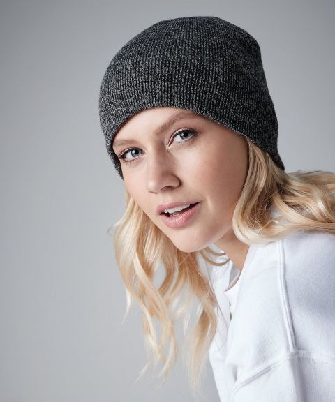 Two-tone pull-on beanie